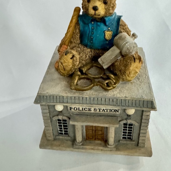 Vintage Police Teddy Bear by San Francisco Musical Box excellent condition - Picture 1 of 7